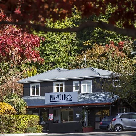 Pinewood Houses And Apartments Queenstown Buitenkant foto