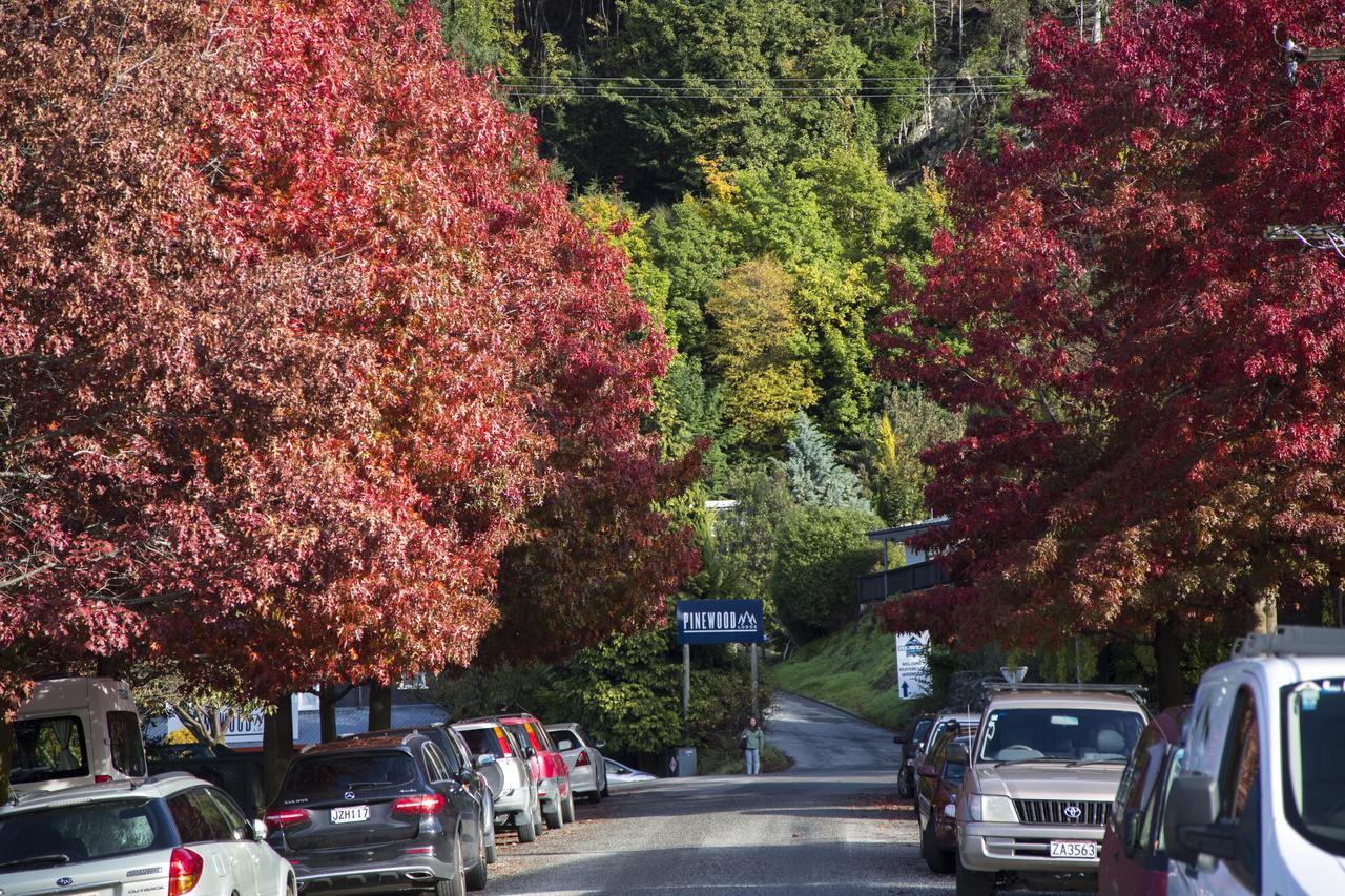 Pinewood Houses And Apartments Queenstown Buitenkant foto