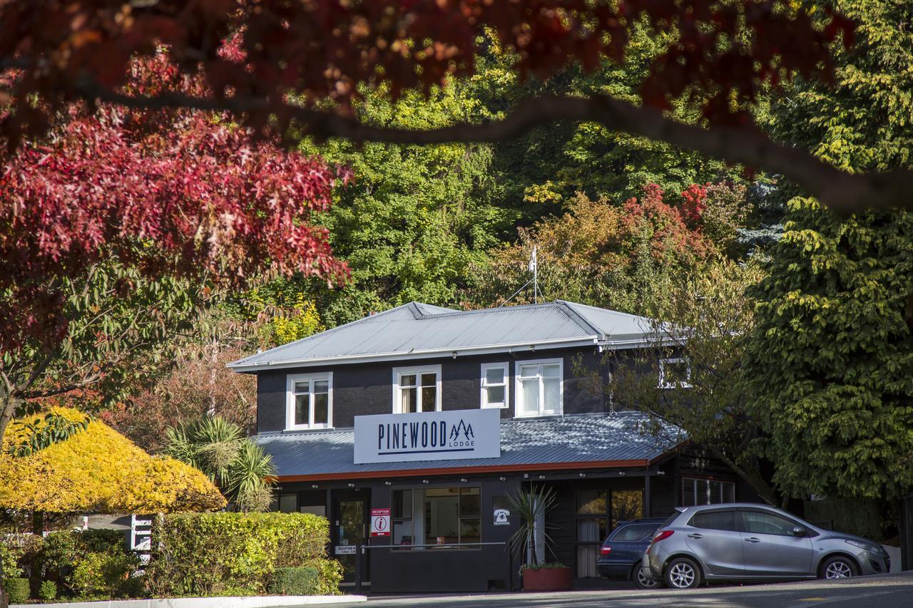 Pinewood Houses And Apartments Queenstown Buitenkant foto